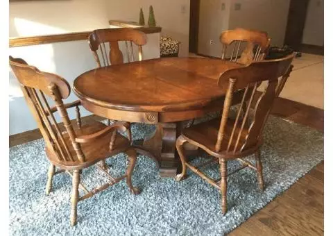 Dining room table, solid wood, 5 chairs